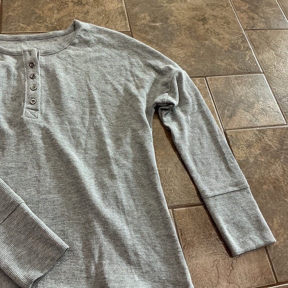 💥3/$30💥 Gray Long Sleeve Henley Shirt - Picture 3 of 3